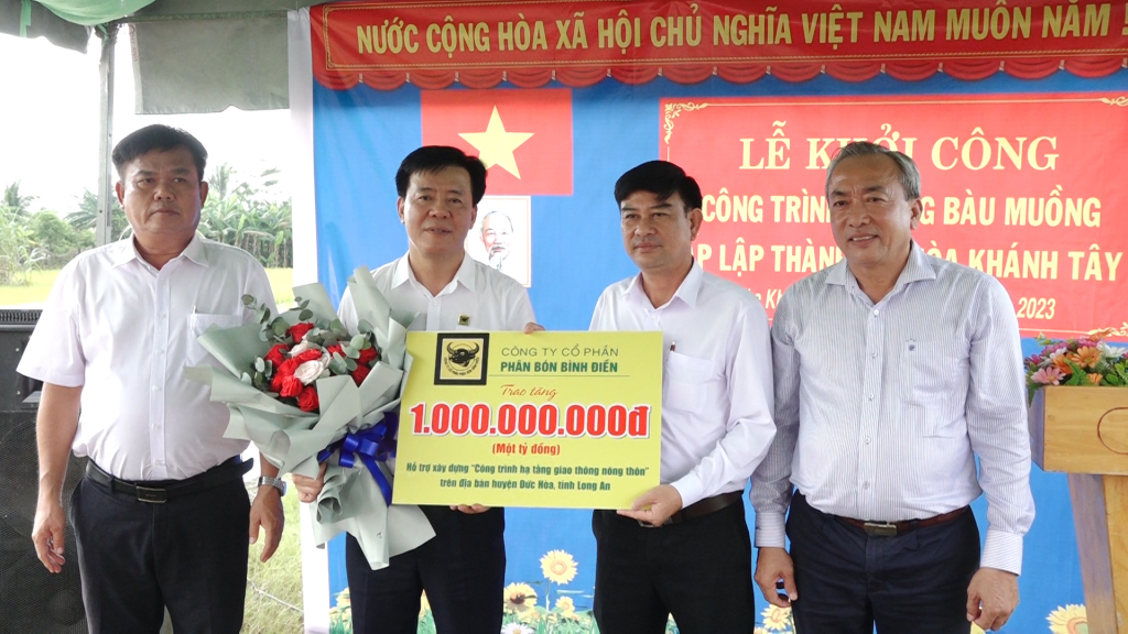 Đức Hòa khởi công công trình đường Bàu Muồng với kinh phí hơn 3,7 tỷ đồng