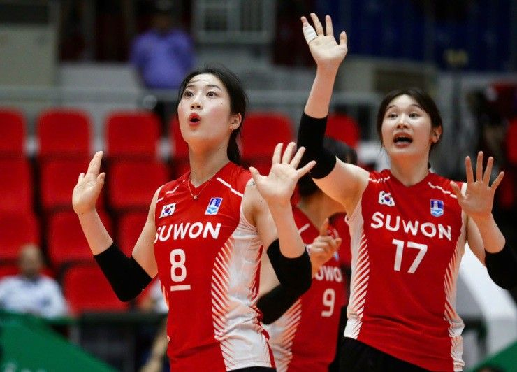 Bóng chuyền nữ đỉnh cao: Đội Thanh Thúy thua bất ngờ, kịch tính tranh vé bán kết Bóng chuyền nữ đỉnh cao: Đội Thanh Thúy thua bất ngờ, kịch tính tranh vé bán kết